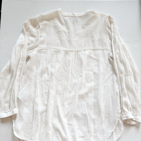 Women’s American Eagle Oversized White Embroidered Cotton Blouse - Picture 5 of 6